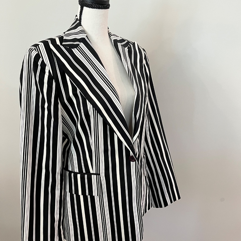 Jacket - Picture 2 of 4